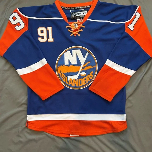 Authentic Vintage Reebok / NHL / New York Islanders Jersey - Picture 11 of 11